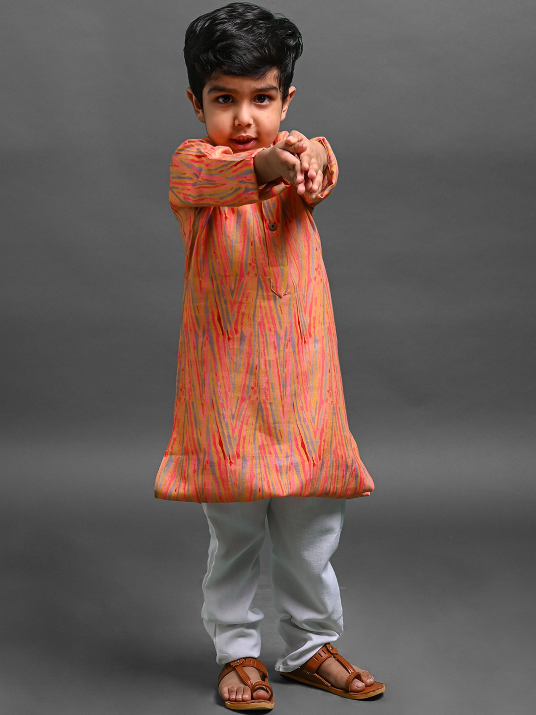 

VESHAM Boys Abstract Printed Mandarin Collar Kurta With Pyjamas, Orange