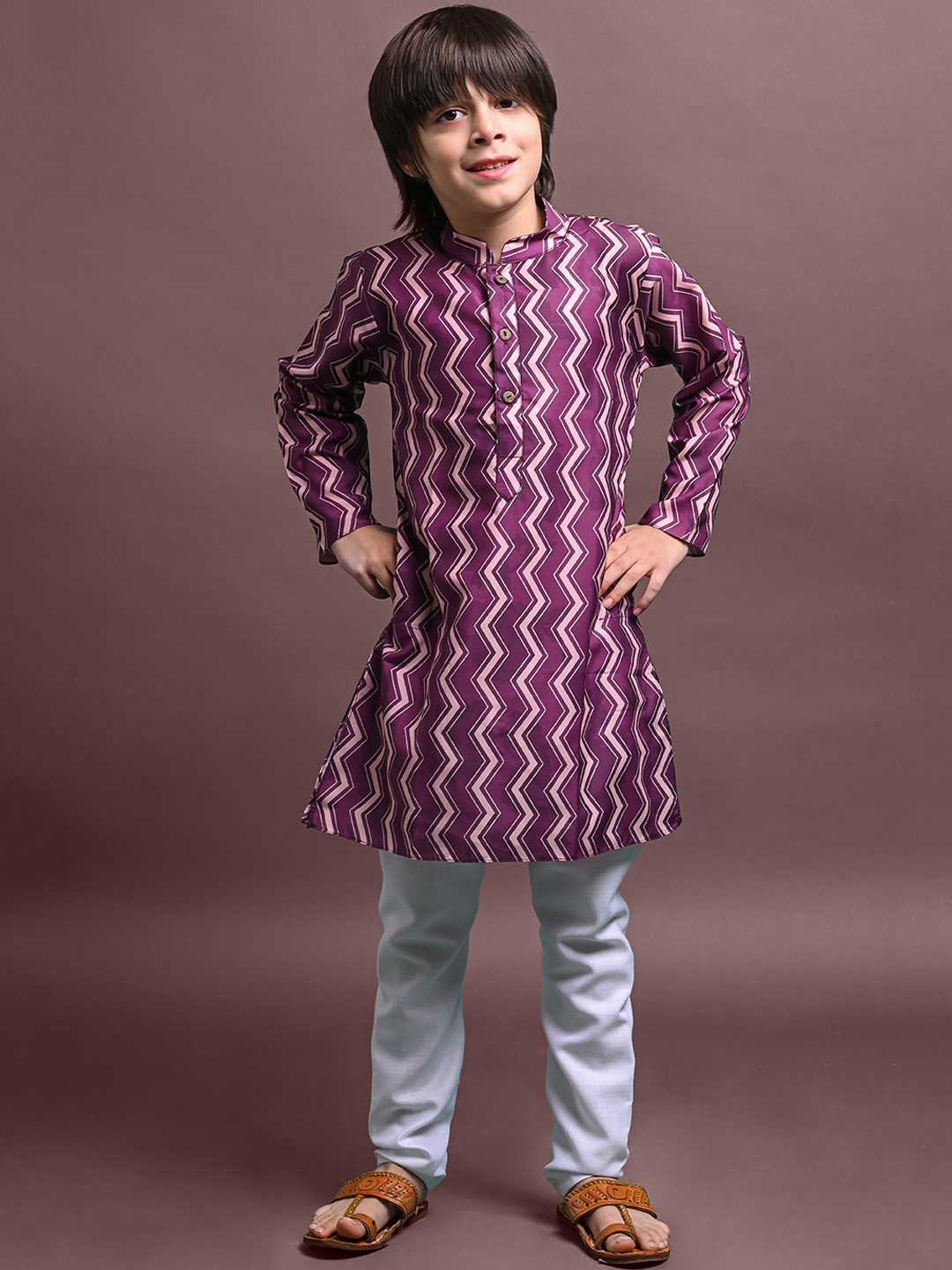 

VESHAM Boys Chevron Printed Mandarin Collar Kurta With Pyjamas, Burgundy