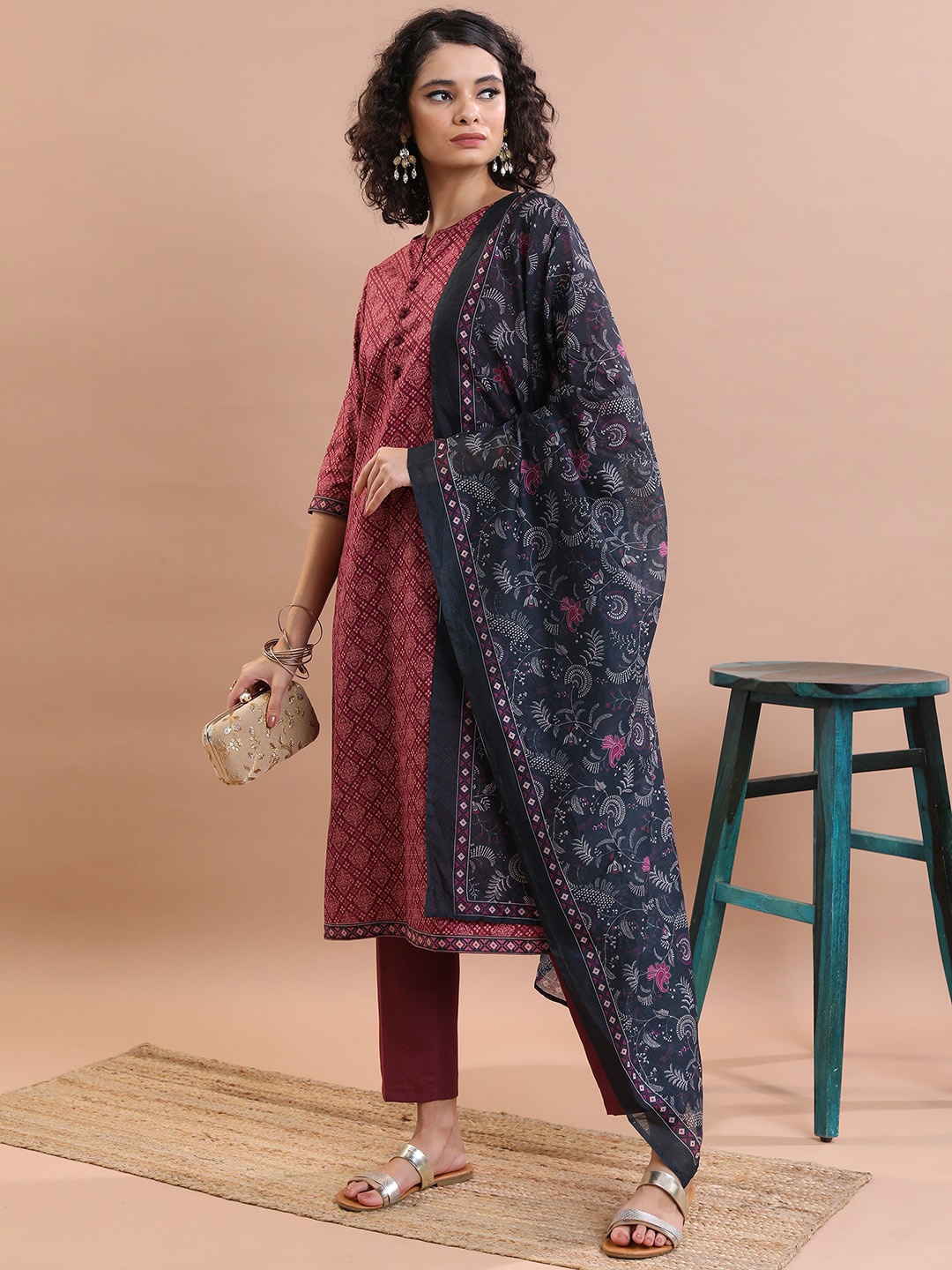 

KETCH Floral Printed Regular Kurta with Trousers & With Dupatta, Maroon