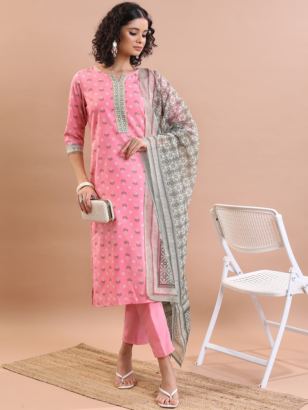 

KETCH Floral Printed Regular Kurta With Trousers & Dupatta, Pink