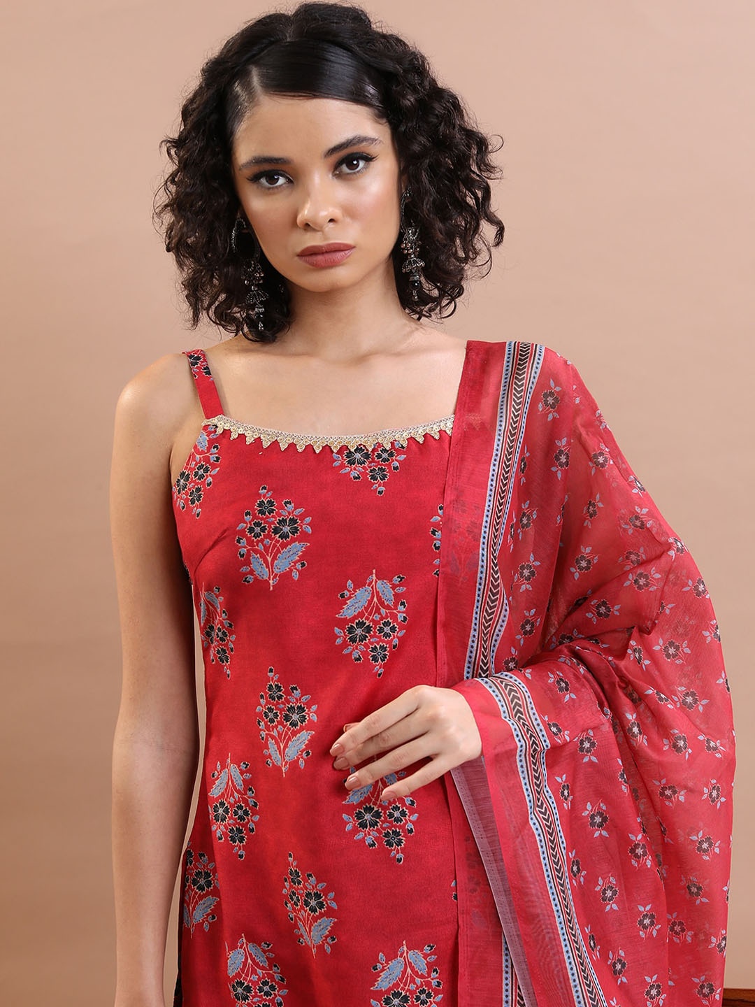 

KETCH Ethnic Motif Printed Straight Kurti With Sharara & Dupatta, Red