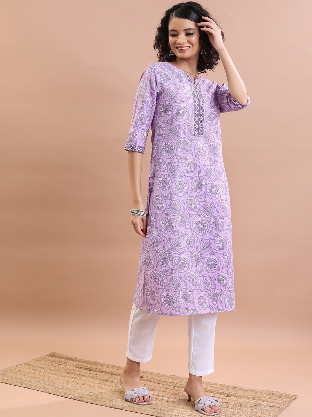 

KETCH Floral Printed Regular Kurta with Trousers & With Dupatta, Lavender