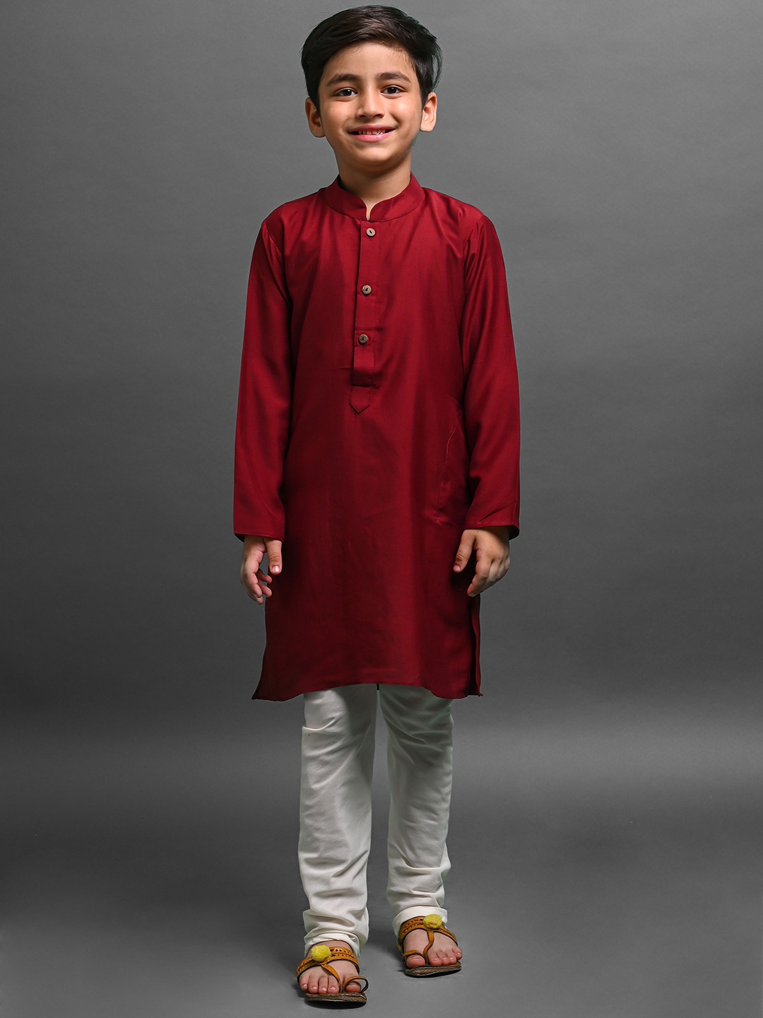 

VESHAM Boys Mandarin Collar Straight Kurta with Pyjamas, Maroon