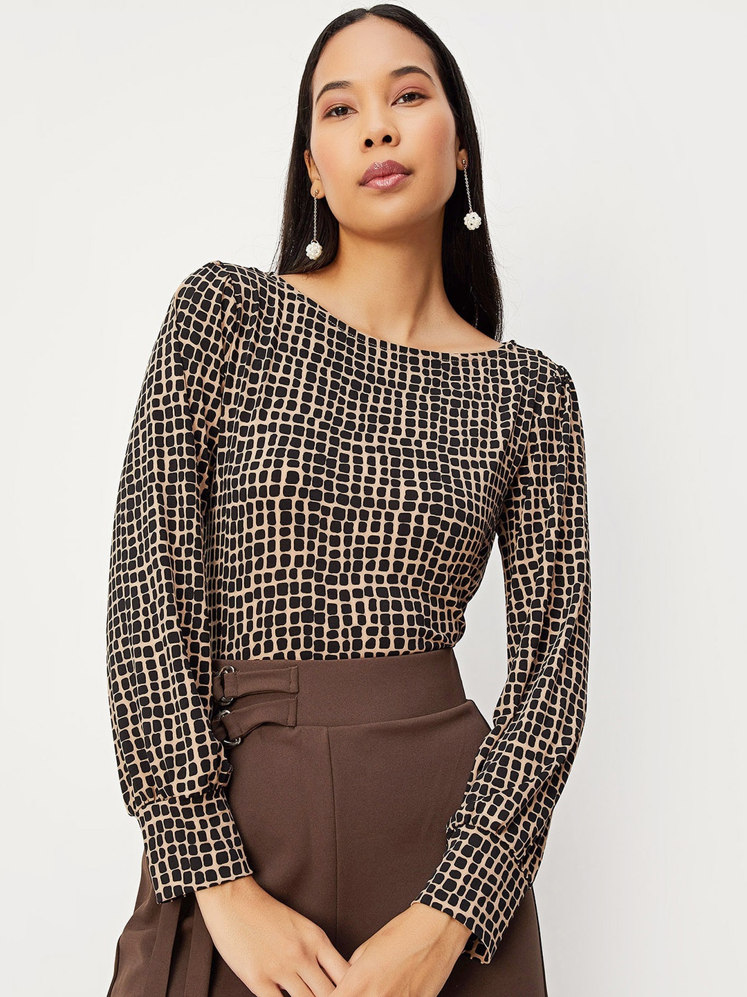 

max Geometric Printed Boat Neck Cuffed Sleeve Regular Top, Beige