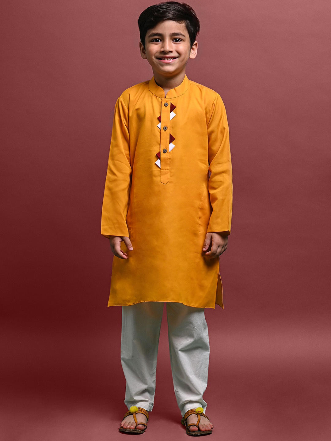 

VESHAM Boys Mandarin Collar Straight Kurta with Pyjamas, Mustard