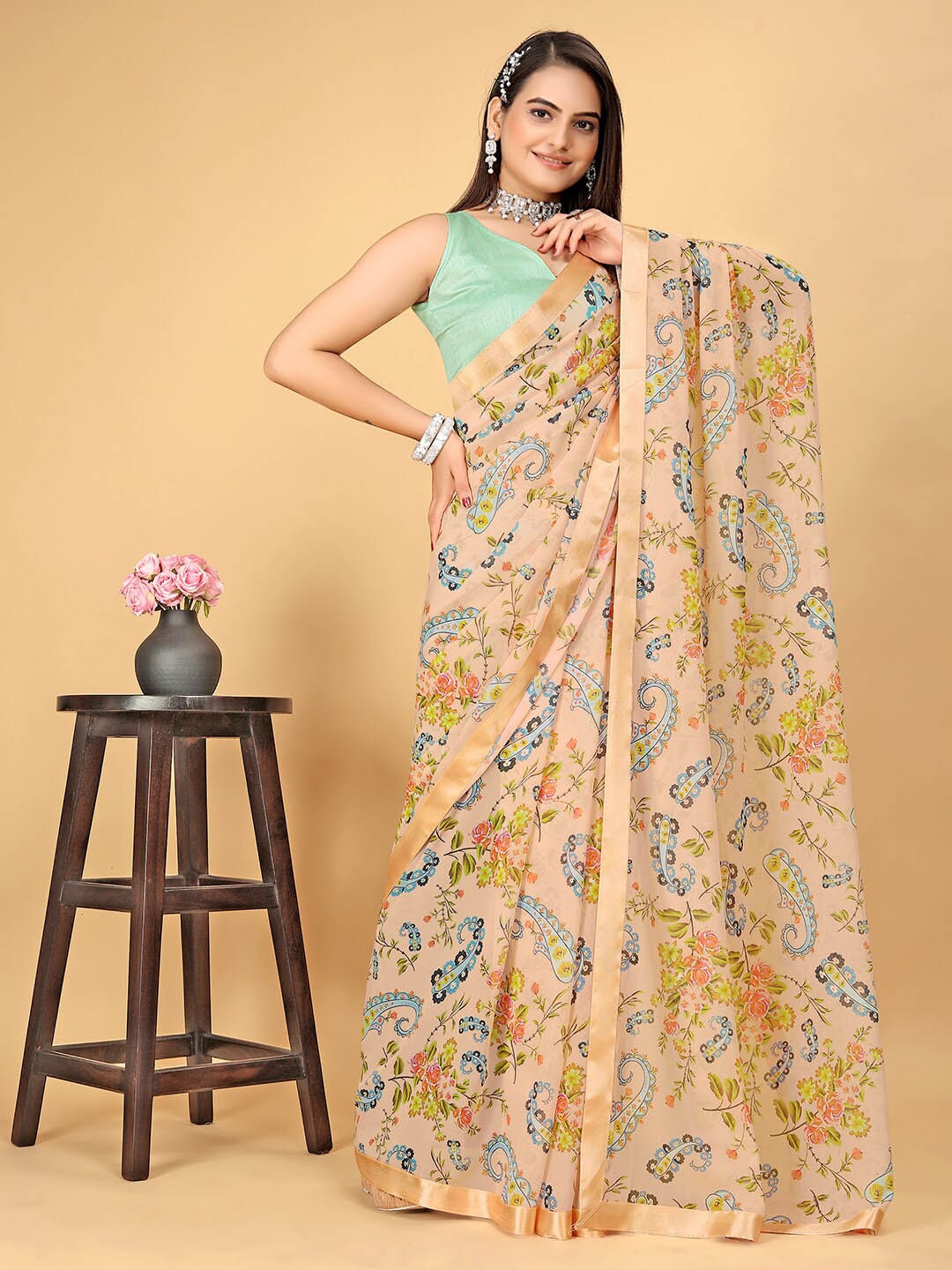 

SAREEWAVE Floral Printed Poly Georgette Block Print Saree, Cream