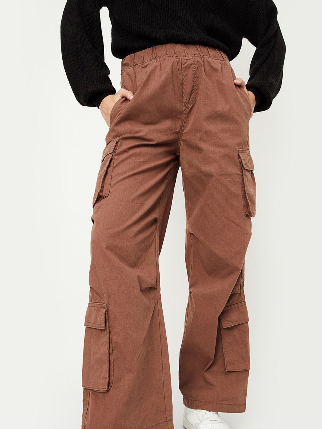 

max Women Regular Fit Mid-Rise Cotton Cargos Trousers, Brown