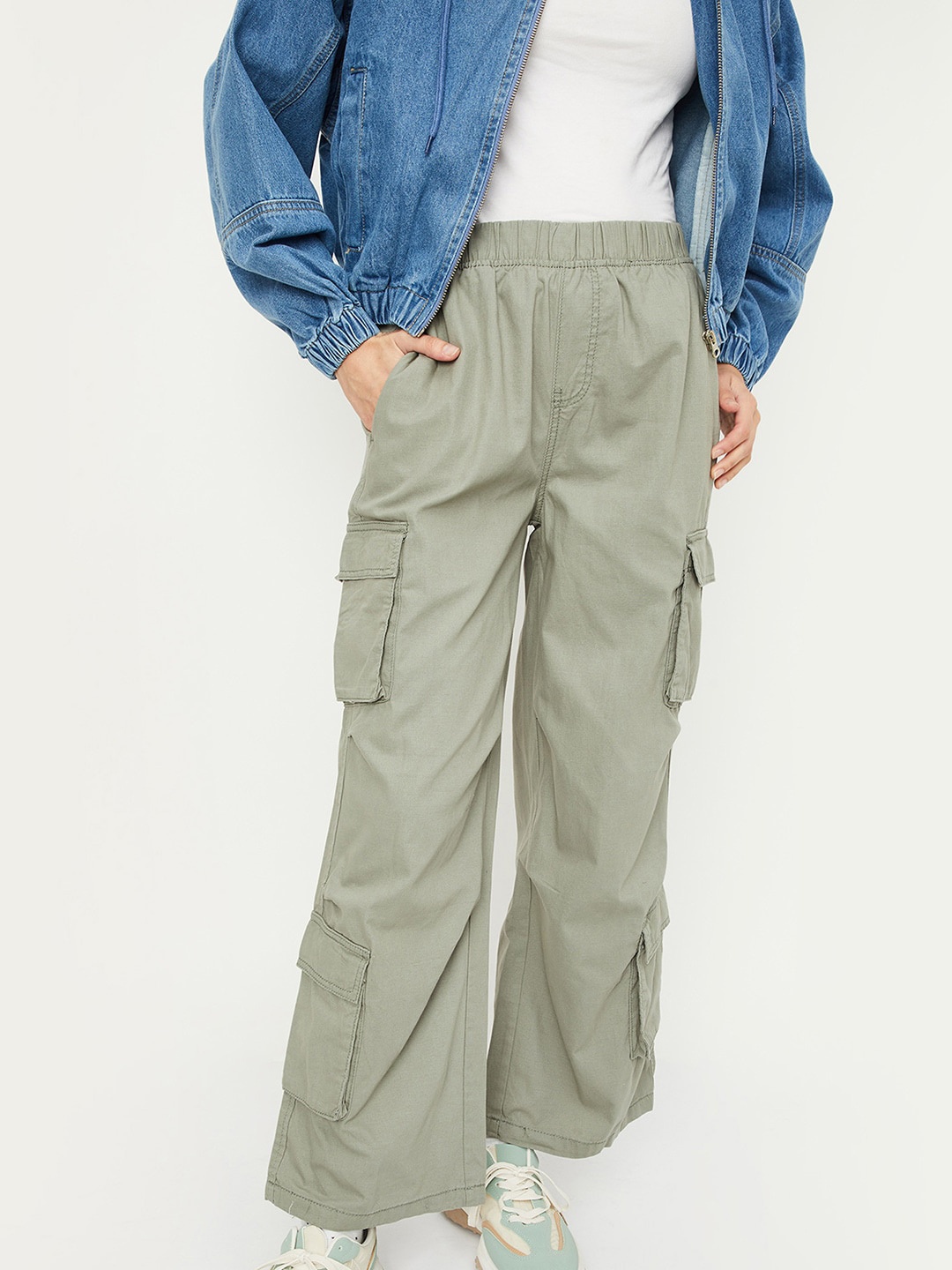 

max Women Regular Fit Mid-Rise Cotton Cargos Trousers, Green