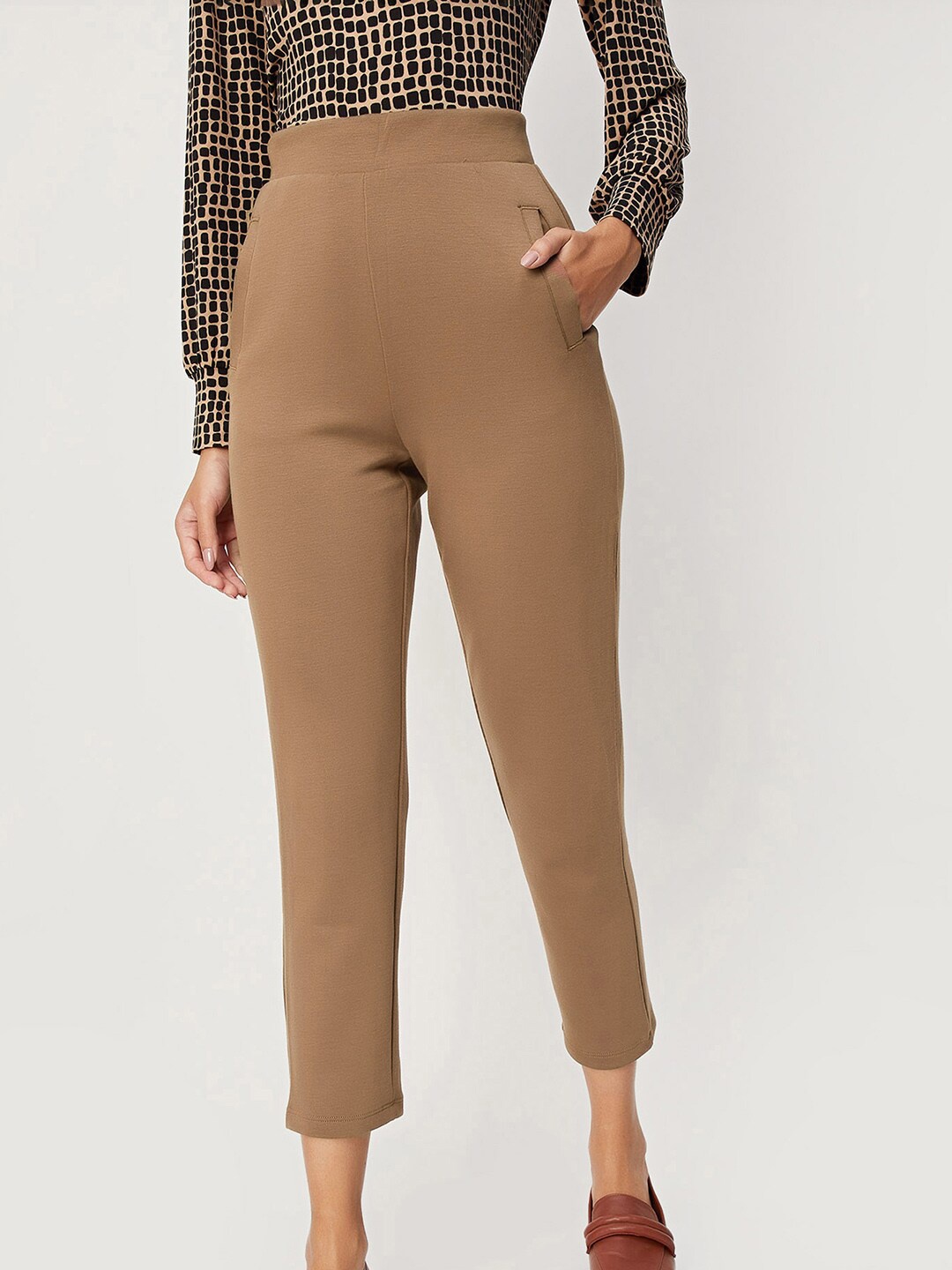 

max Women Regular Fit Mid-Rise Cotton Regular Trousers, Brown