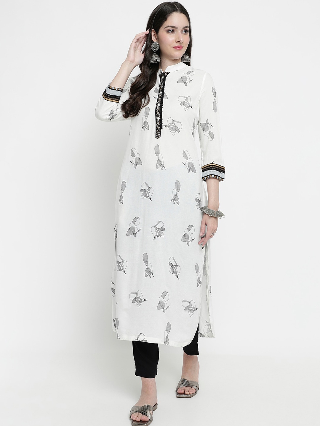 

aayusika Quirky Printed Mandarin Collar Regular Kurta, White