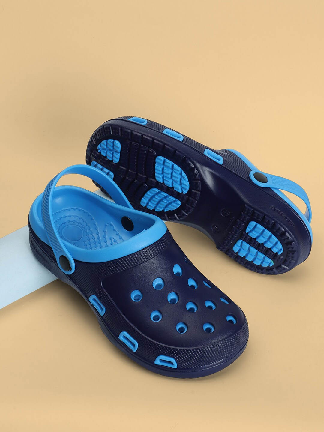 

ParaFeet Men Colourblocked Comfortable Clogs, Navy blue