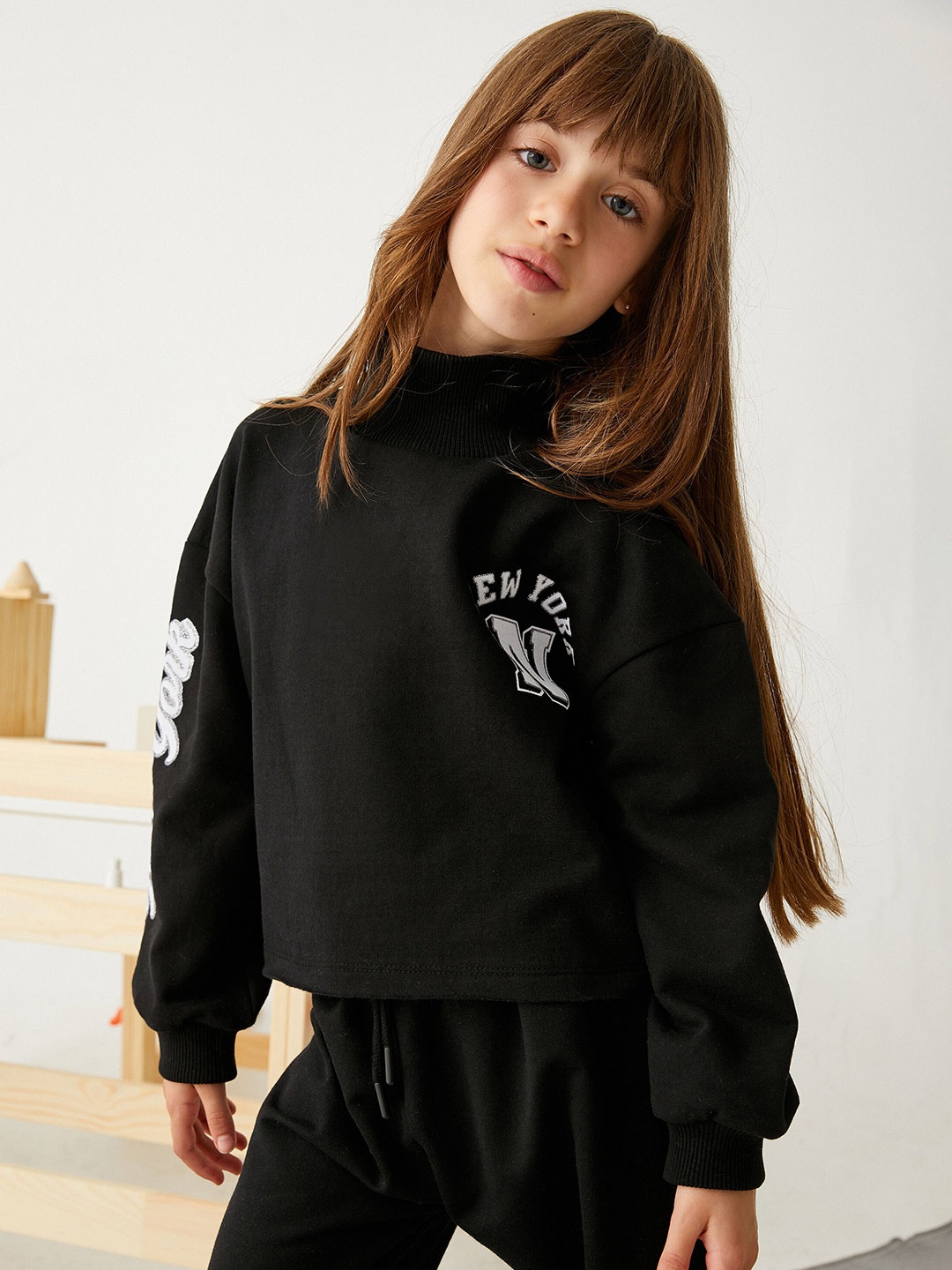 

Koton Girls Typography Printed High Neck Ribbed Cotton Pullover Sweatshirt, Black
