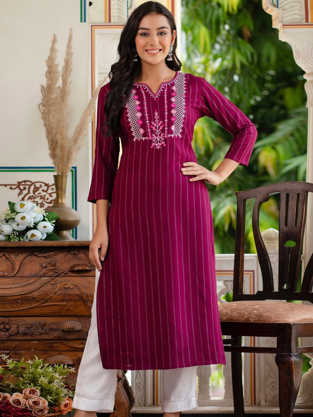 

Kohsh Striped Notched Neck Three-Quarter Sleeves Thread Work Straight Kurta, Burgundy