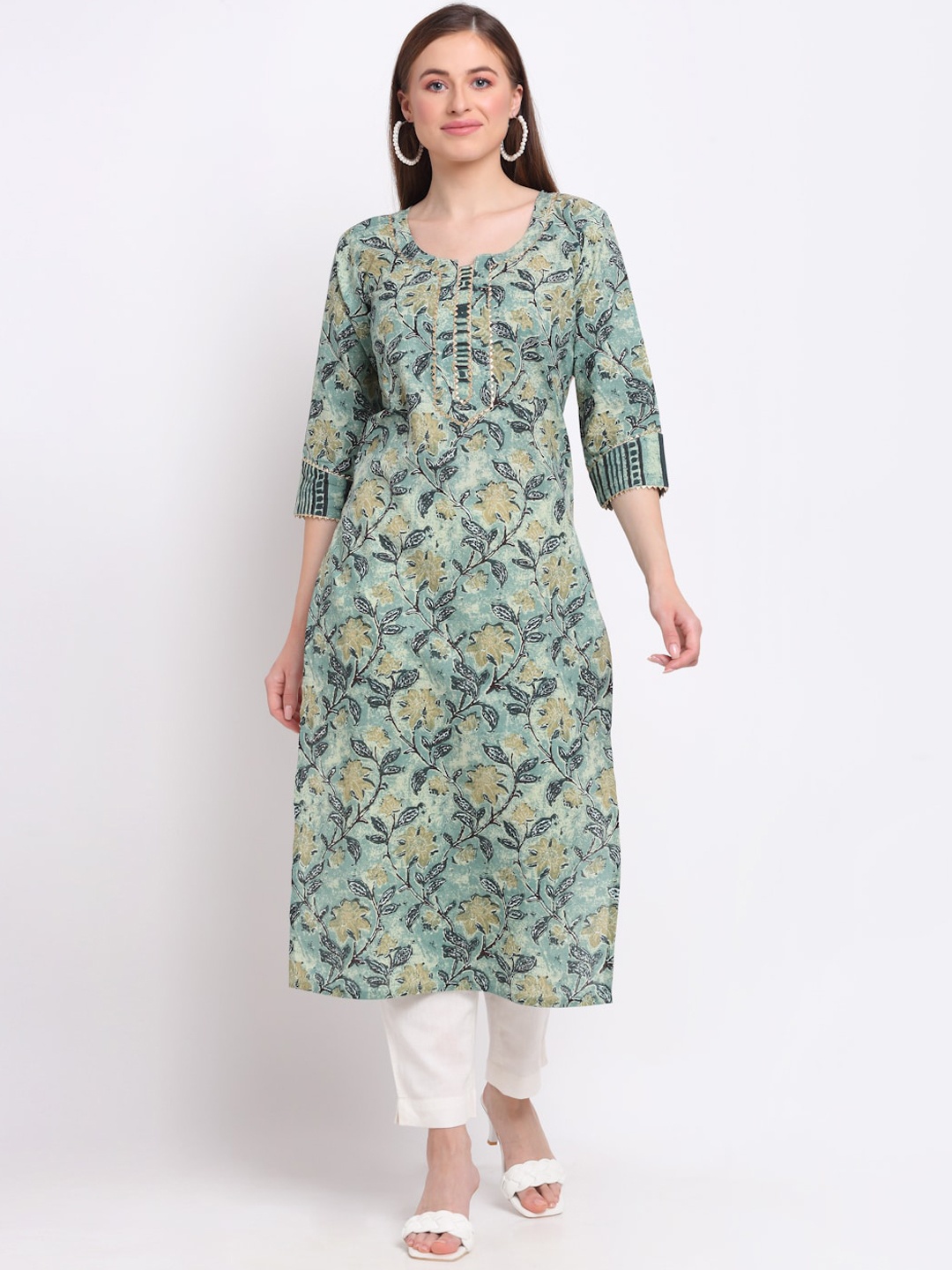 

LARGISH Floral Printed Gotta Patti Pure Cotton Kurta with Trousers, Green