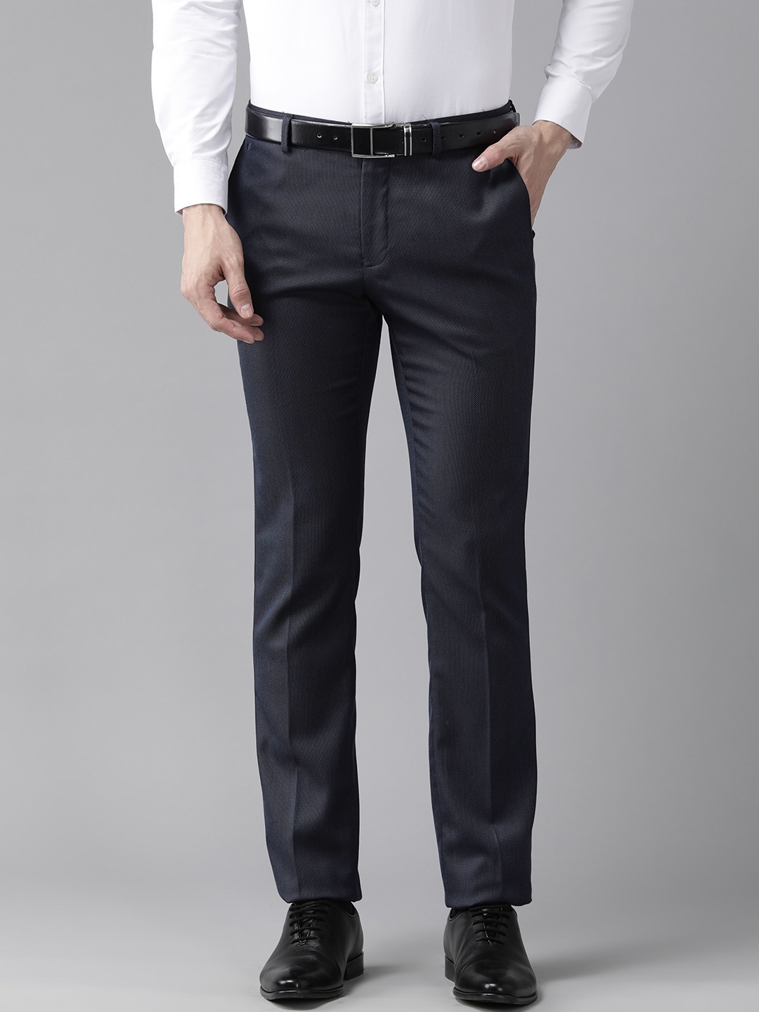 

Blackberrys Men Textured Slim Fit Low-Rise Formal Trousers, Navy blue