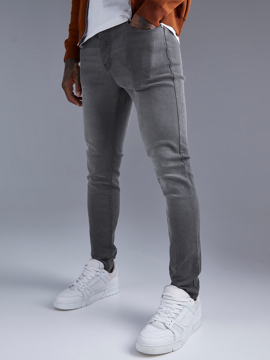 

boohooMAN Men Light Fade Stretchable Jeans, Grey