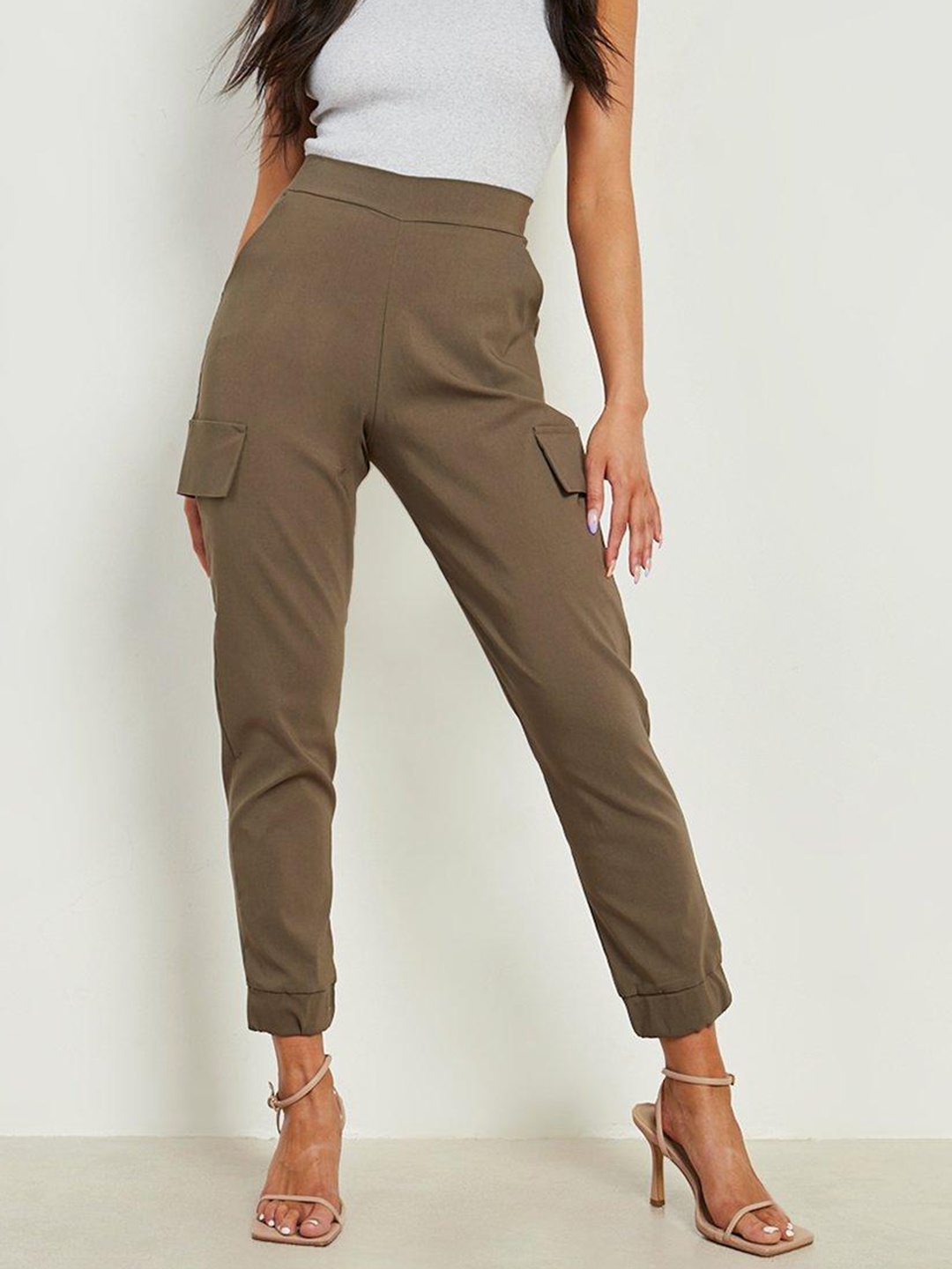 

Boohoo Women Petite Cargos Trousers, Brown