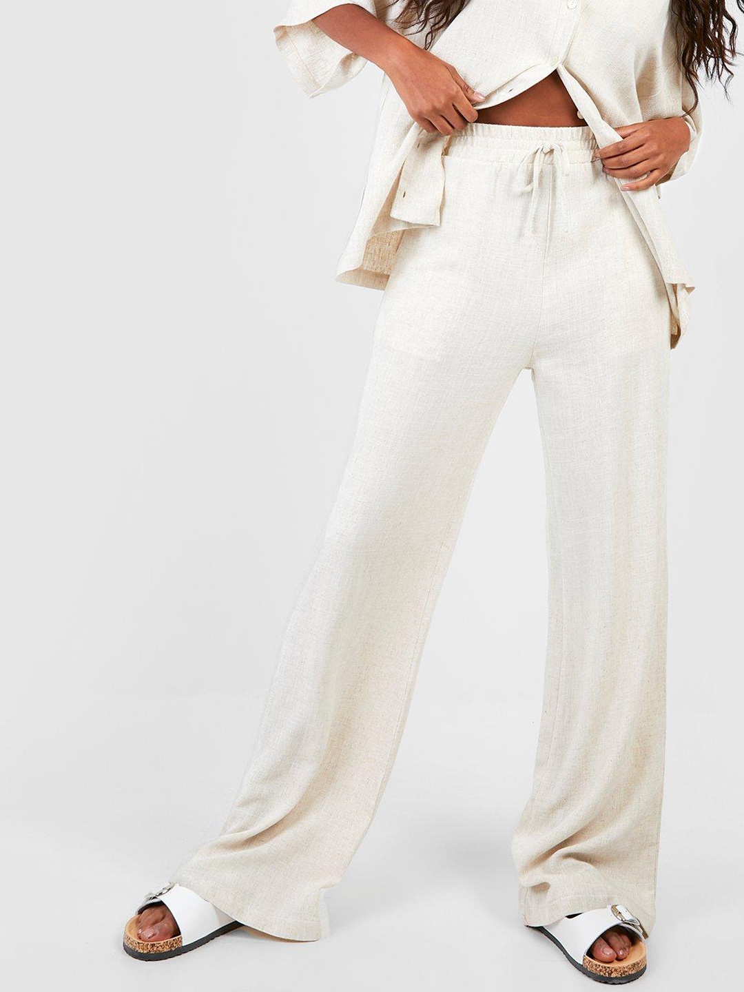 

Boohoo Women Relaxed Fit Wide Leg Trousers, White