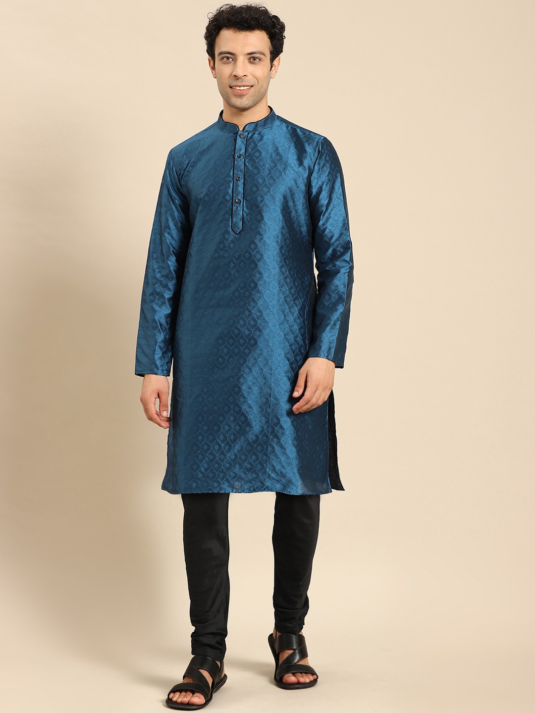

Anouk Geometric Woven Design Regular Kurta With Trouser, Navy blue