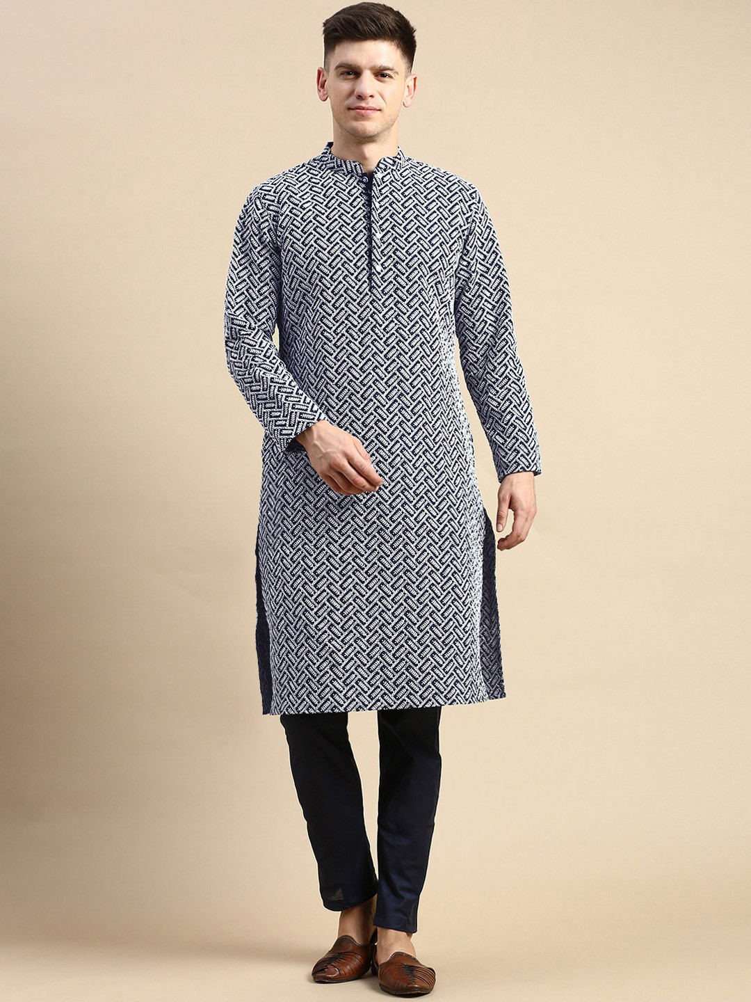 

Anouk Ethnic Motifs Embroidered Kurta with Trousers, Navy blue