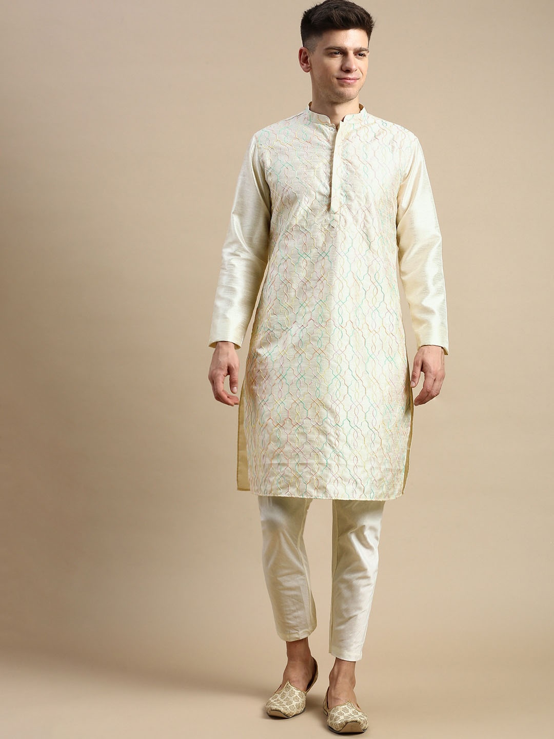 

Anouk Geometric Embroidered Mandarin Collar Straight Kurta with Trouser, Cream