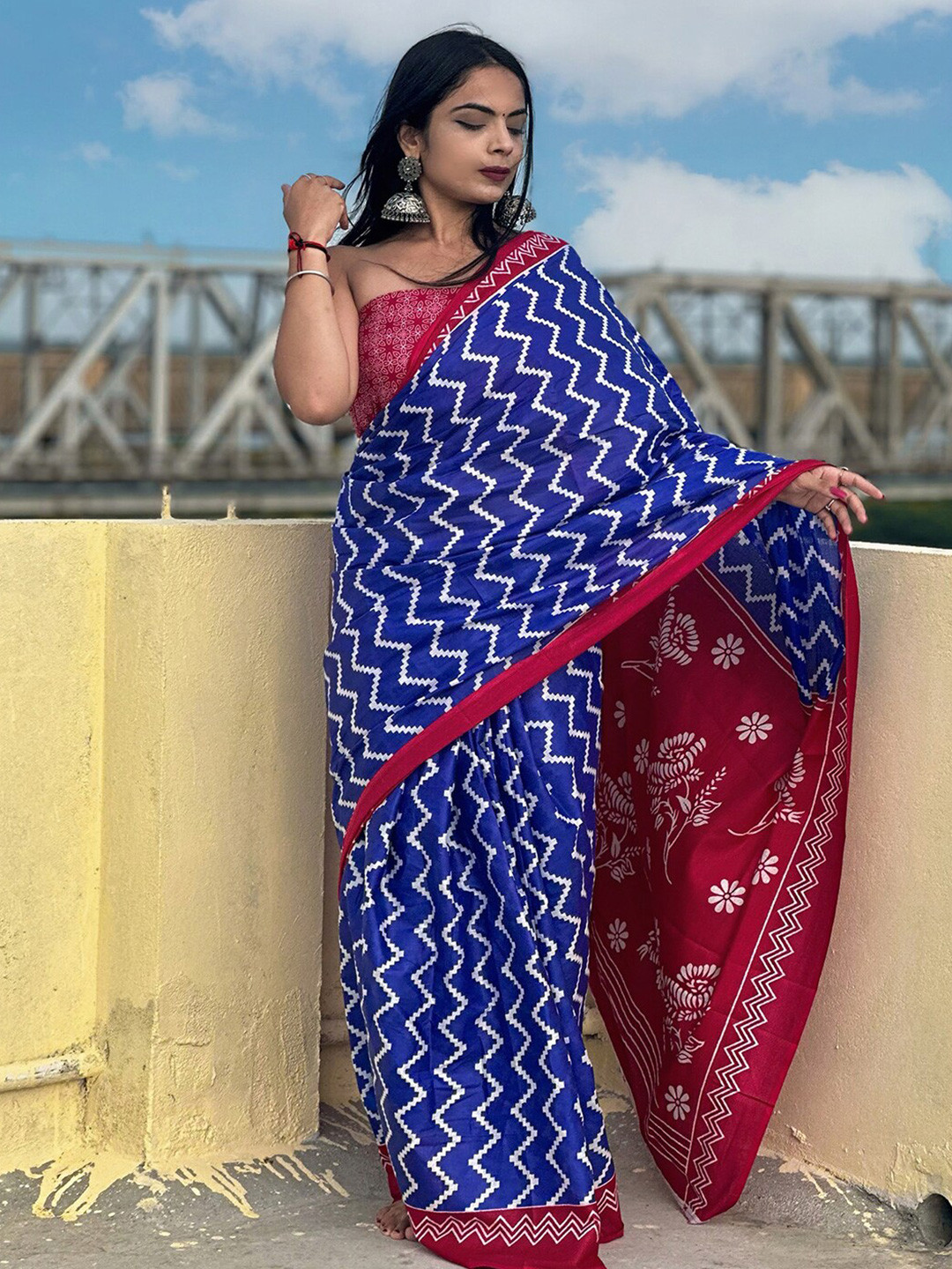

Mitera Striped Saree, Blue