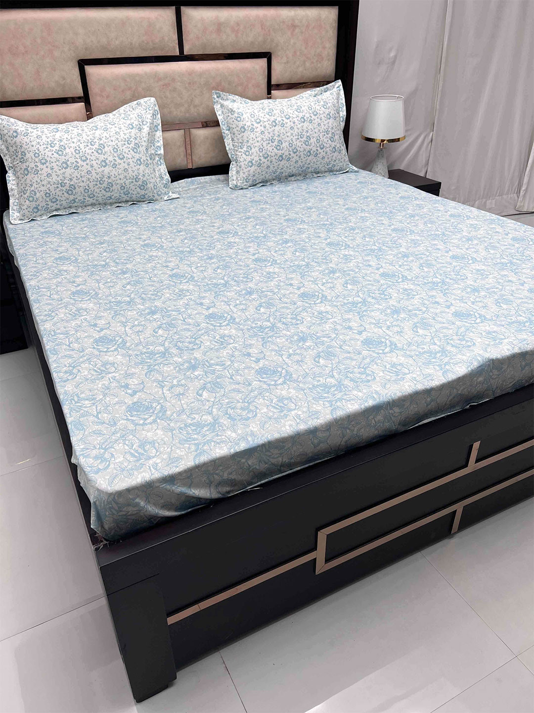 

Pure Decor Sapphire Blue Printed Cotton 250 TC Fitted King Bedsheet with 2 Pillow Covers