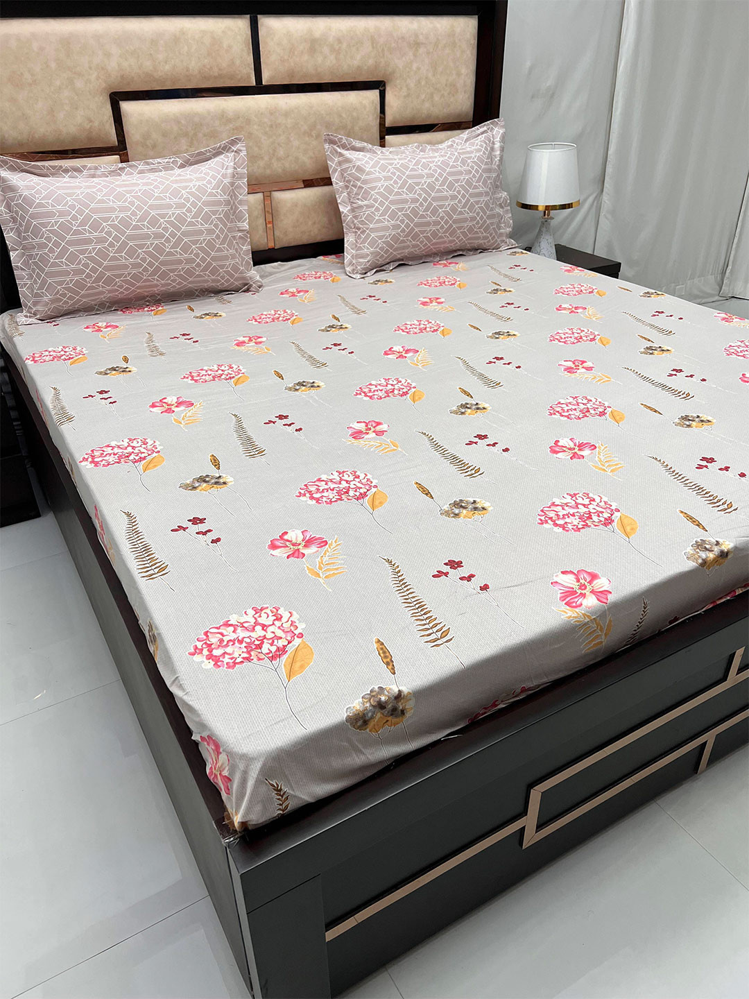 

Pure Decor Sapphire Grey Floral Cotton Fitted 250 TC Super King Bedsheet & 2 Pillow Covers