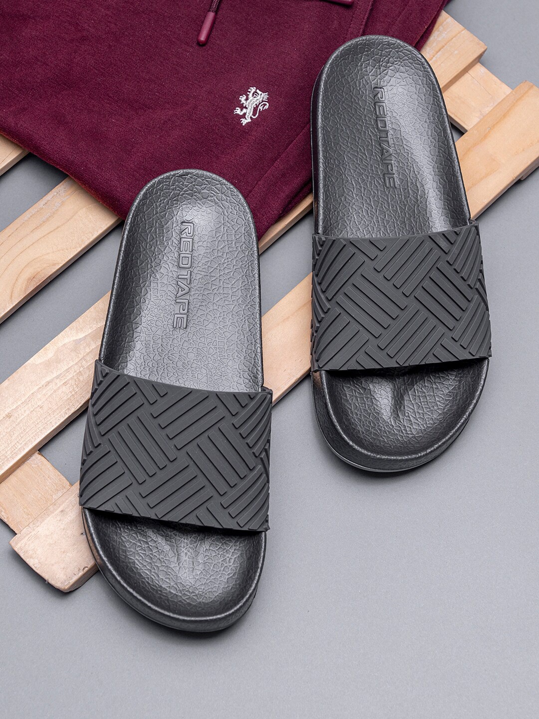 

Red Tape Men Textured Rubber Sliders, Grey
