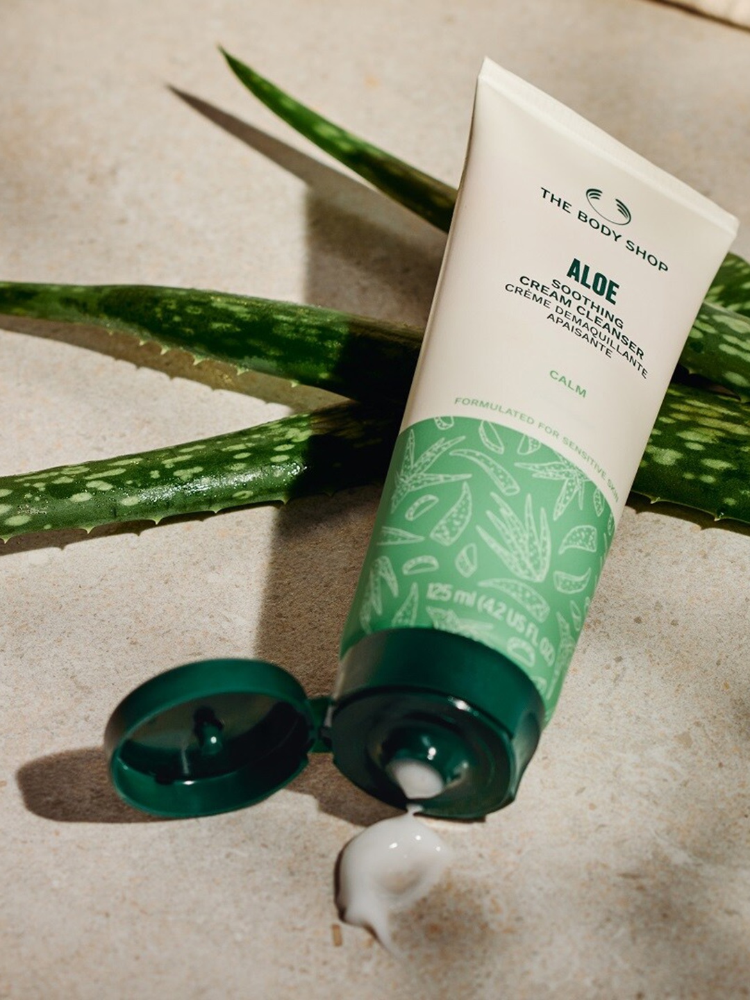 

THE BODY SHOP Aloe Smoothening Cream Cleanser - 125ml, White