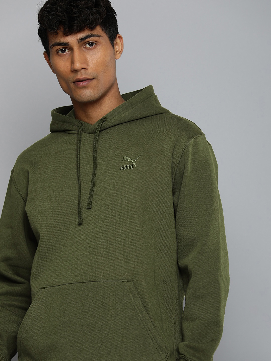 

Puma Embroidered Classics Regular Fit Hooded Sweatshirt, Olive