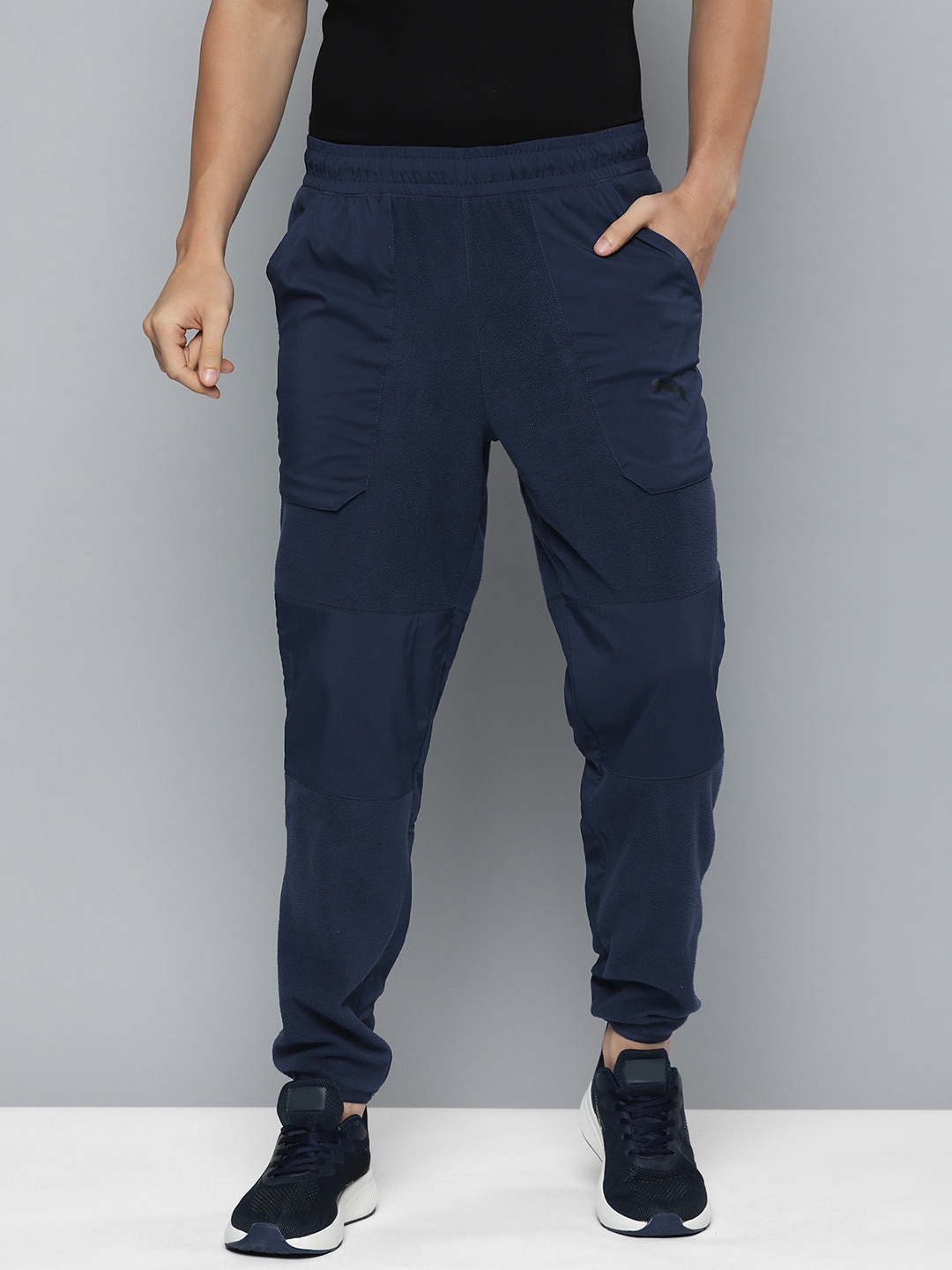 

PUMA Men DryCELL Hybrid Joggers, Navy blue