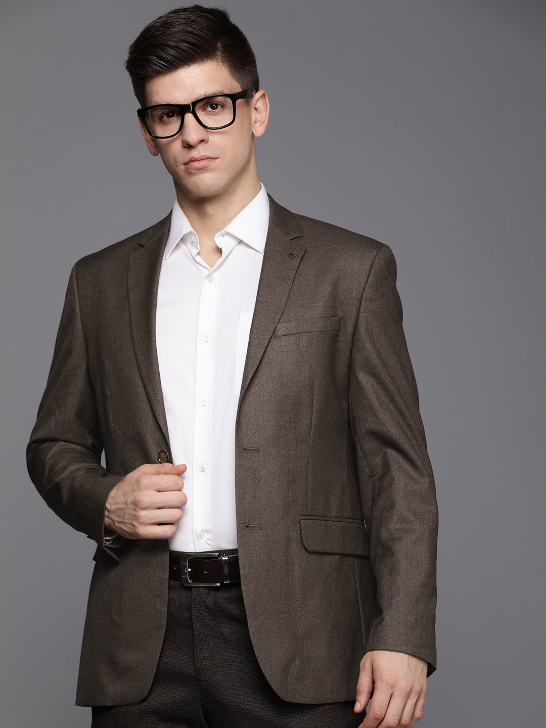 

Louis Philippe Slim-Fit Single-Breasted Formal Blazer, Brown