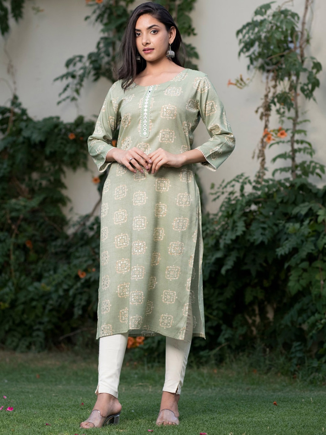 

Sangria Ethnic Motifs Printed Gotta patti Detailed Straight Kurta, Green