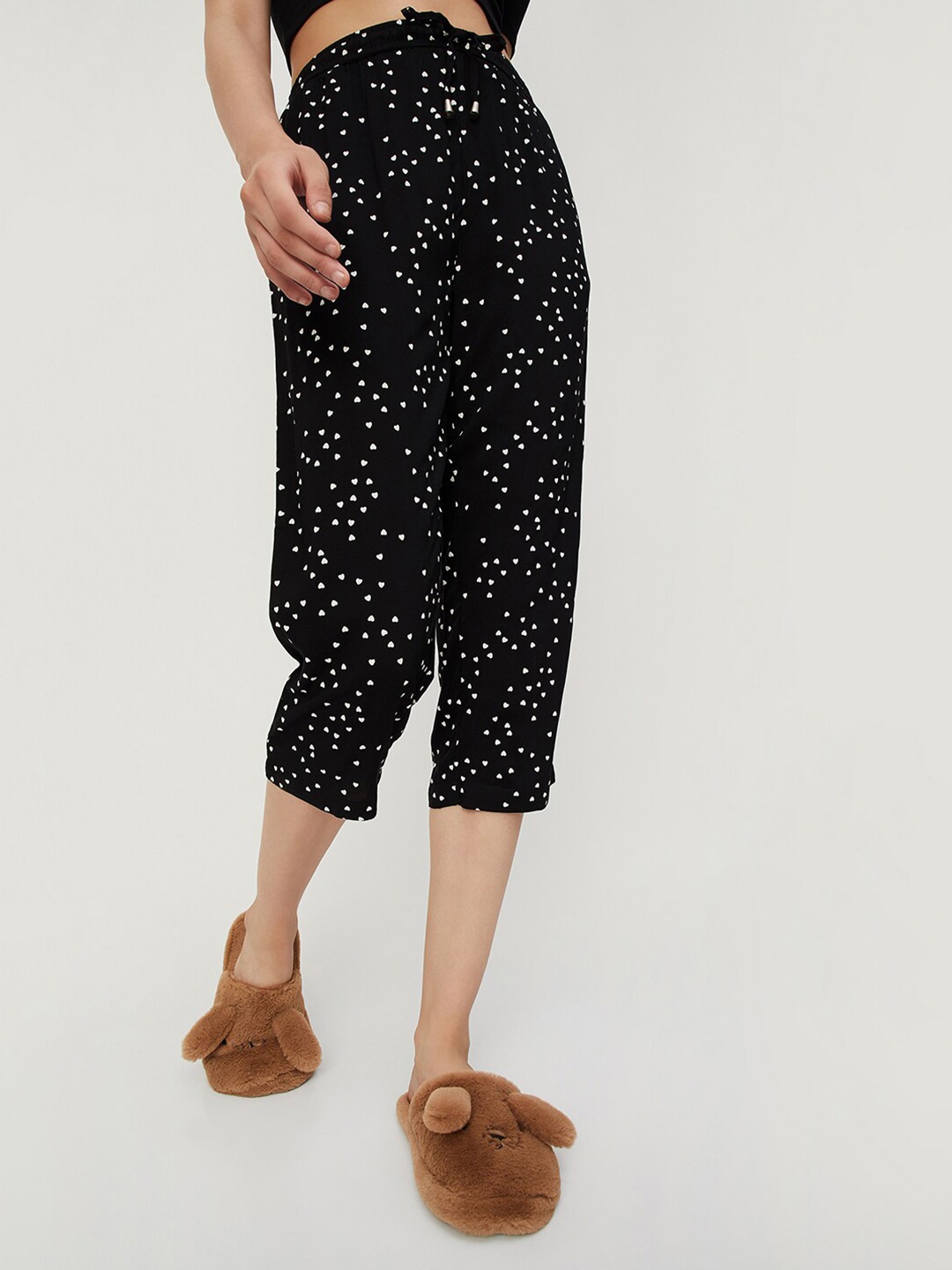

max Women Printed Mid-Rise Capris, Black