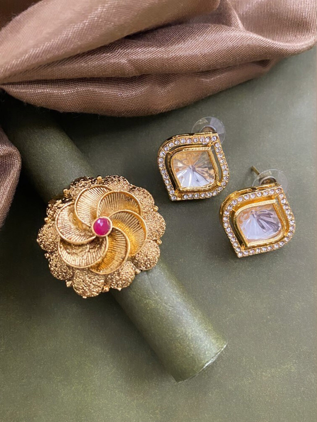 

ATIBELLE Gold-Plated Kundan-Studded Jewellery Set