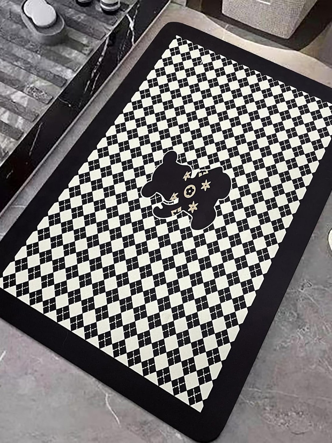 

HOUSE OF QUIRK Black & White Printed Super-Absorbent Non-Slip Dry Bath Mat