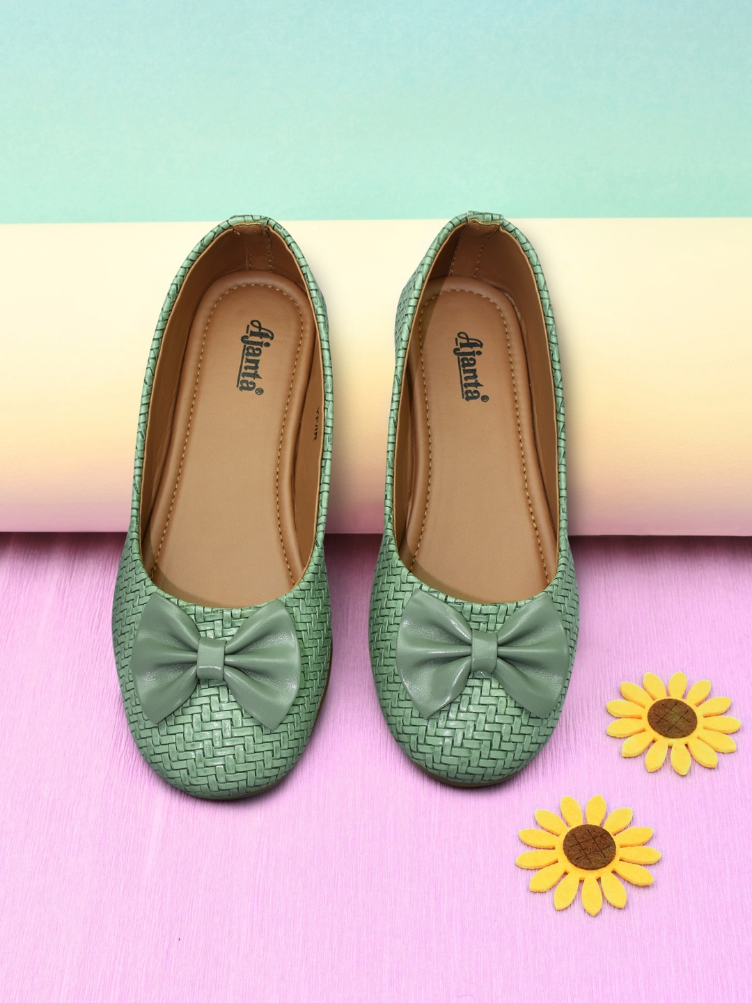 

Ajanta Girls Textured Ballerinas With Bows, Green