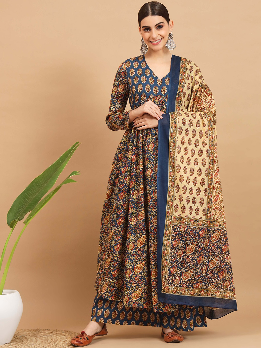 

Vbuyz Ethnic Motifs Printed Empire Kurta & Palazzos With Dupatta, Blue