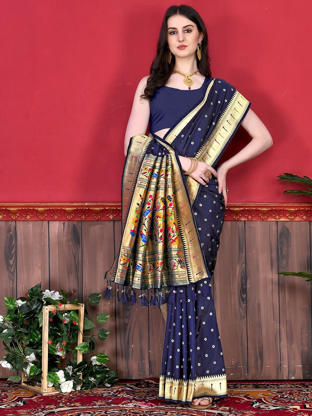 

YAVIRA SILK Floral Woven Design Zari Pure Silk Paithani Saree, Navy blue
