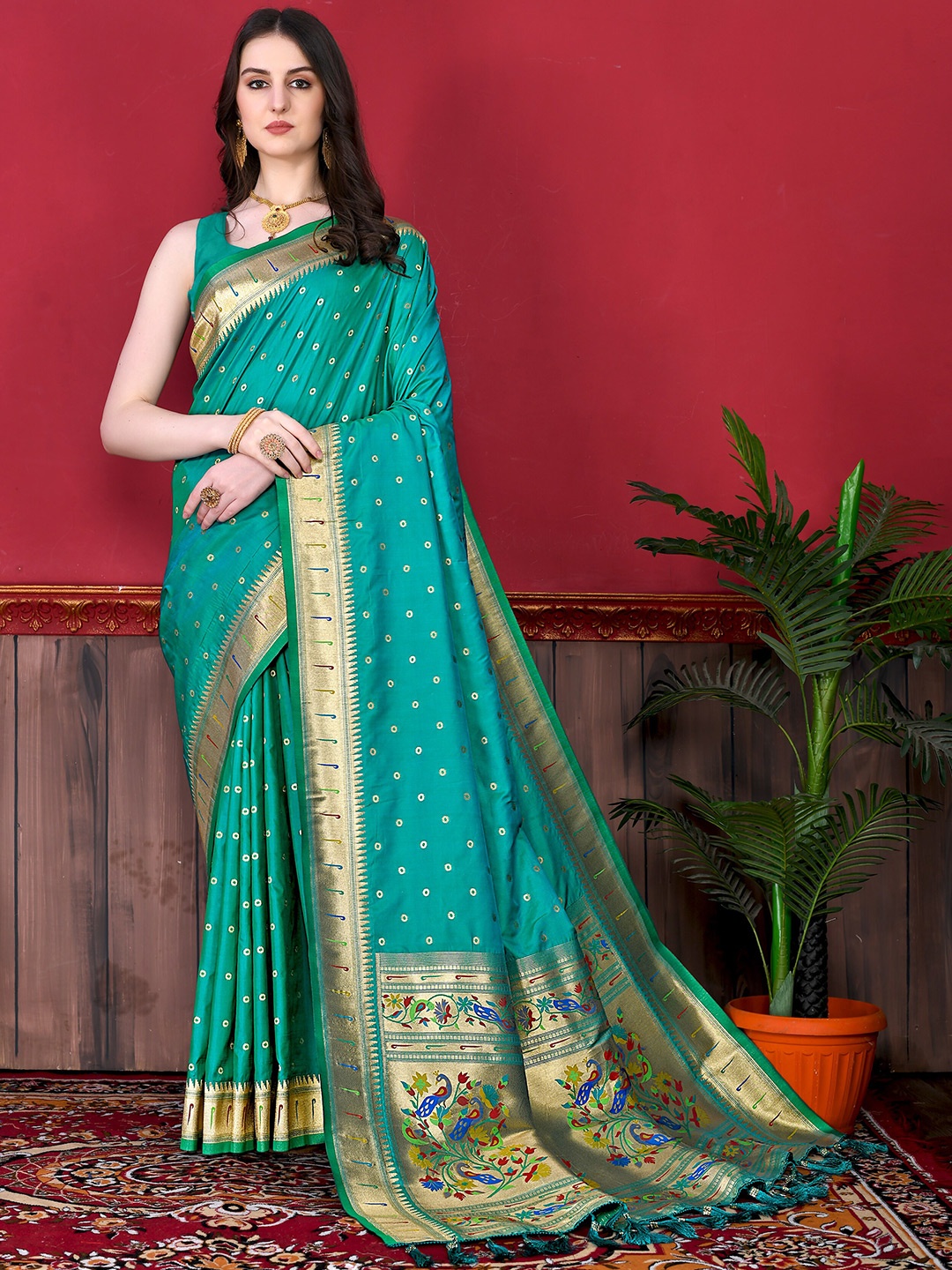 

YAVIRA SILK Ethnic Motifs Printed Zari Pure Silk Paithani Saree, Green