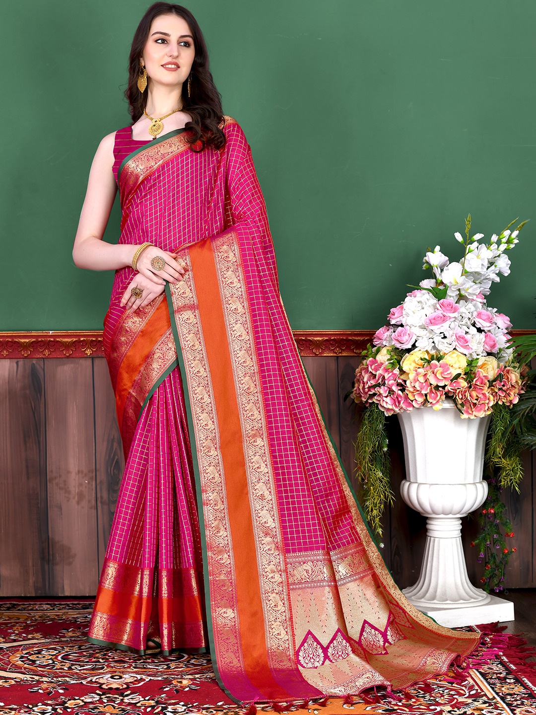 

YAVIRA SILK Checked Zari Mysore Silk Saree, Pink