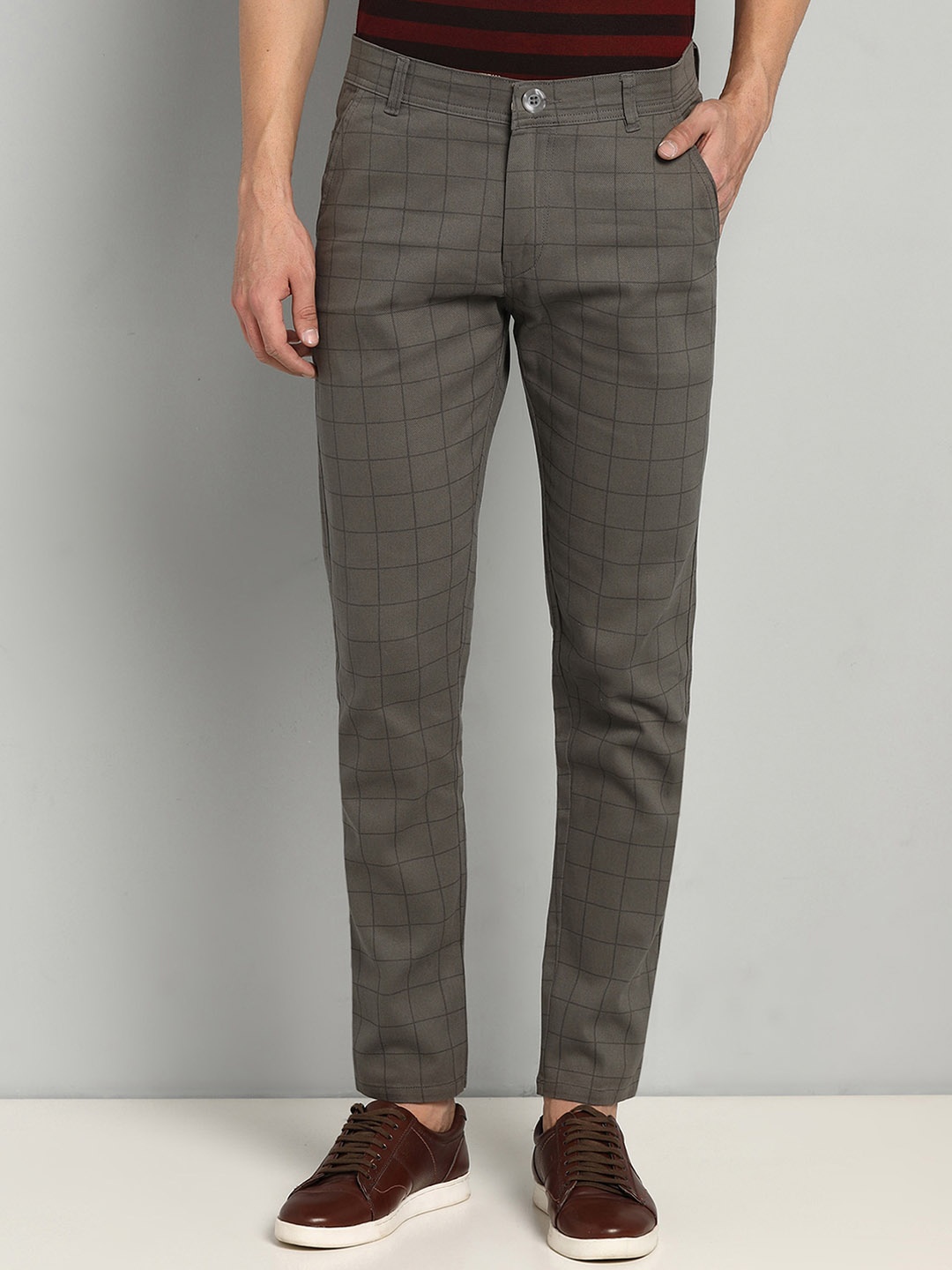 

FUBAR Men Checked Relaxed Slim Fit Easy Wash Cotton Trousers, Grey