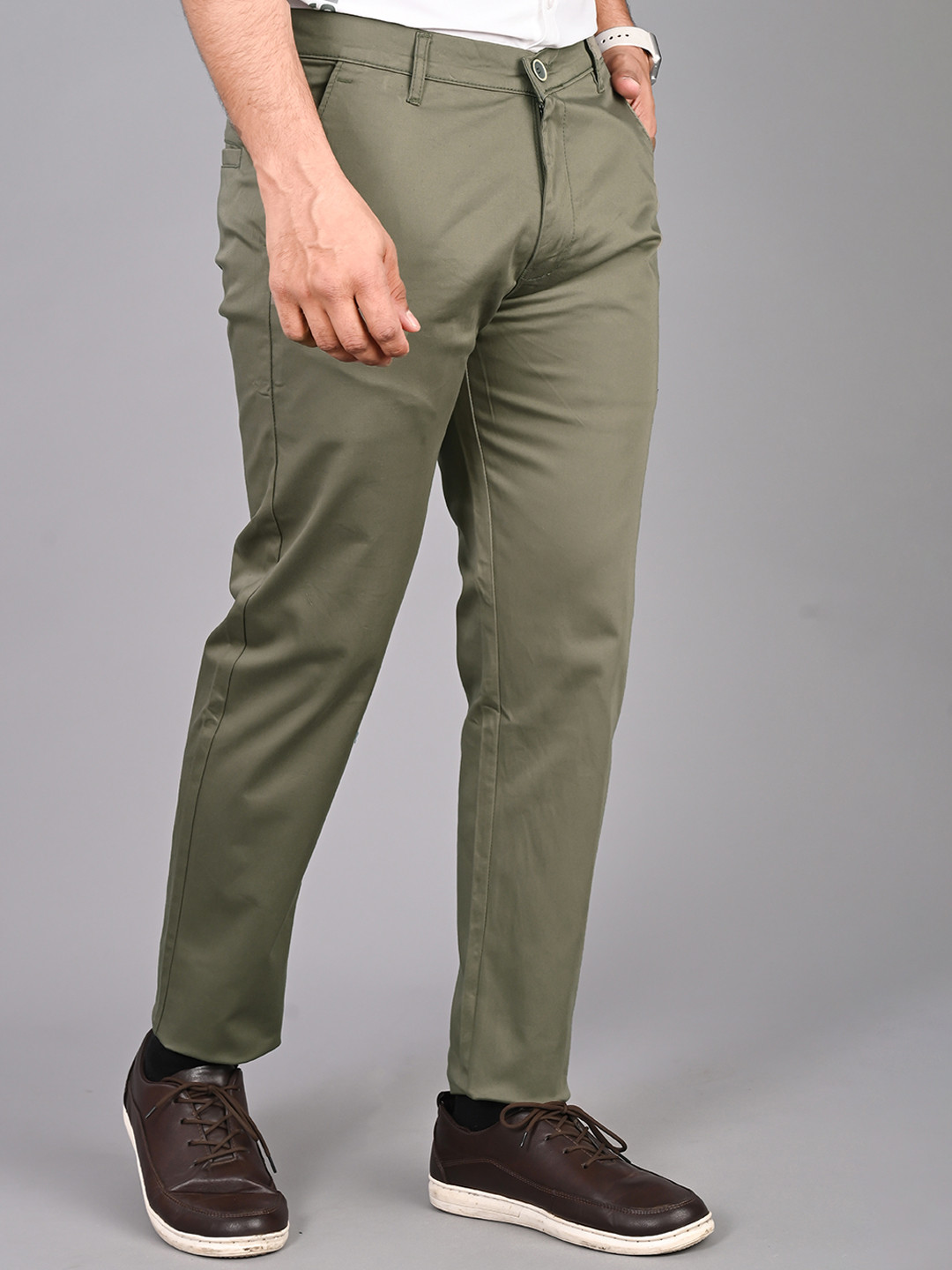

FUBAR Men Mid-Rise Relaxed Slim Fit Easy Wash Chinos Trousers, Olive