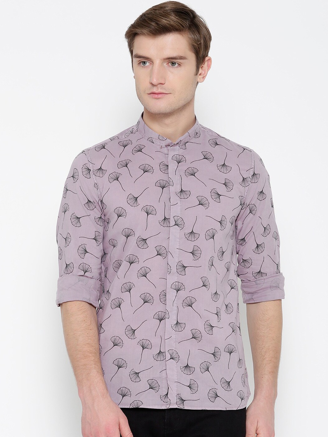 

Antony Morato Men Mauve & Black American Fit Printed Casual Shirt