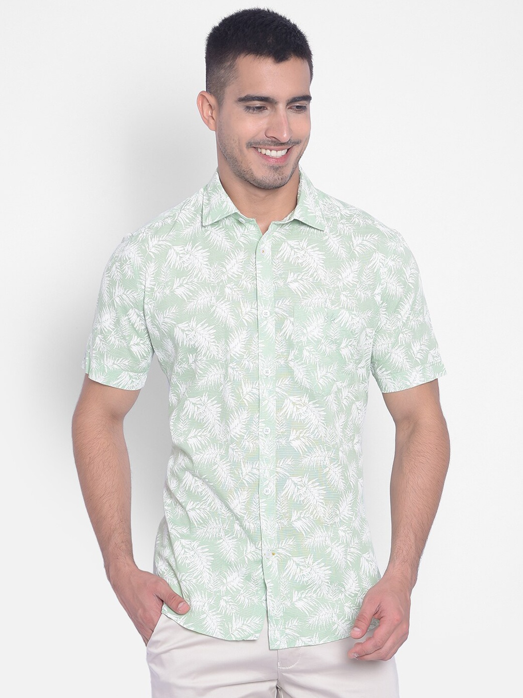 

Crimsoune Club Slim Fit Tropical Printed Spread Collar Short Sleeve Cotton Casual Shirt, Green