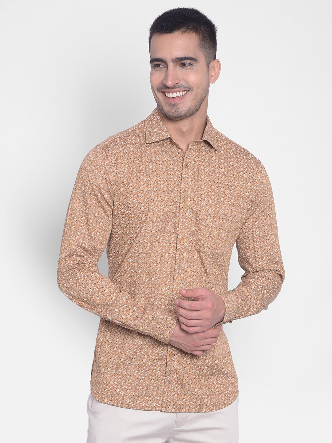 

Crimsoune Club Slim Fit Floral Printed Opaque Pure Cotton Casual Shirt, Beige