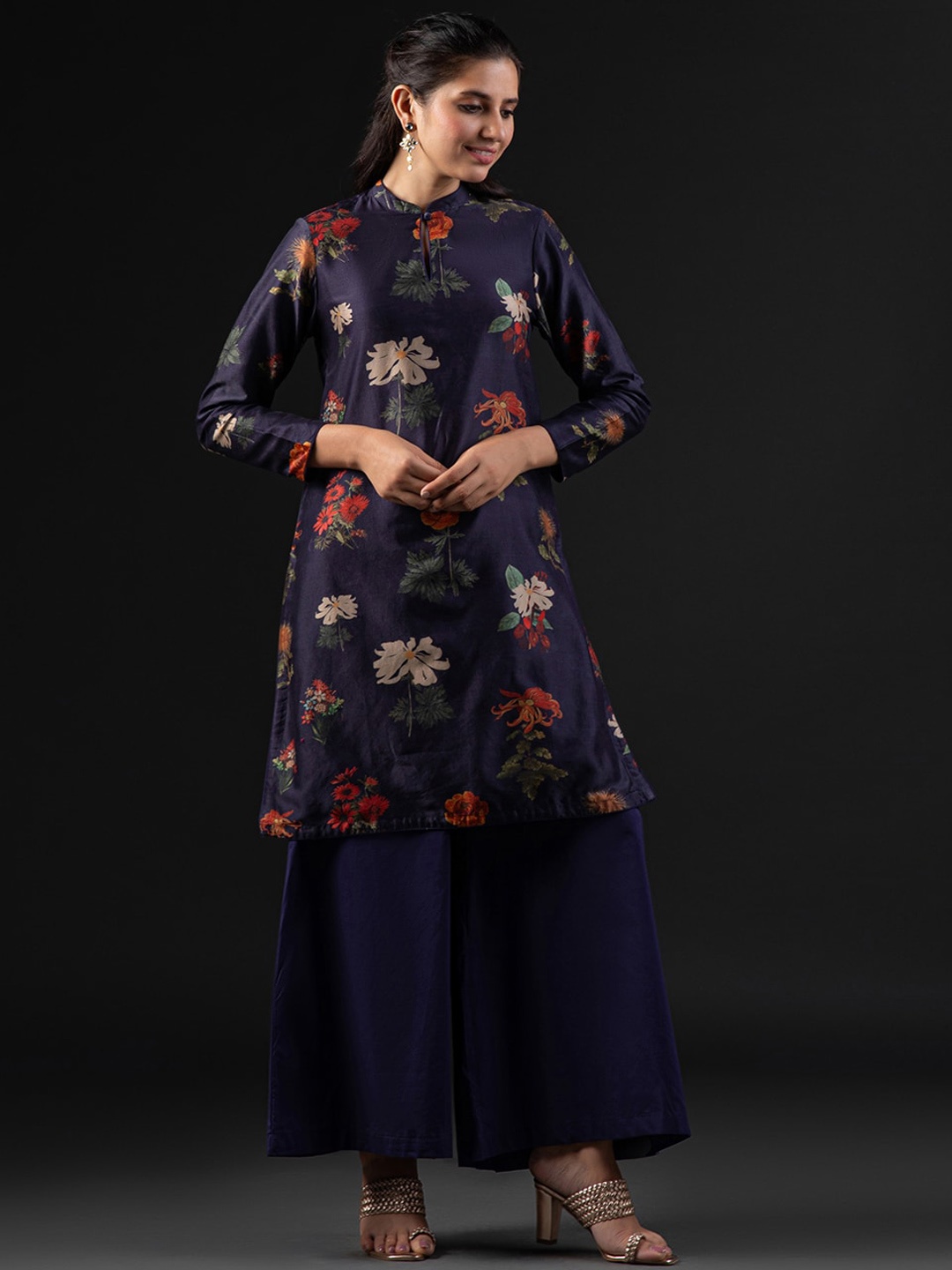 

Biba by Rohit Bal Floral Printed Mandarin Collar Straight Kurta with Palazzos, Blue