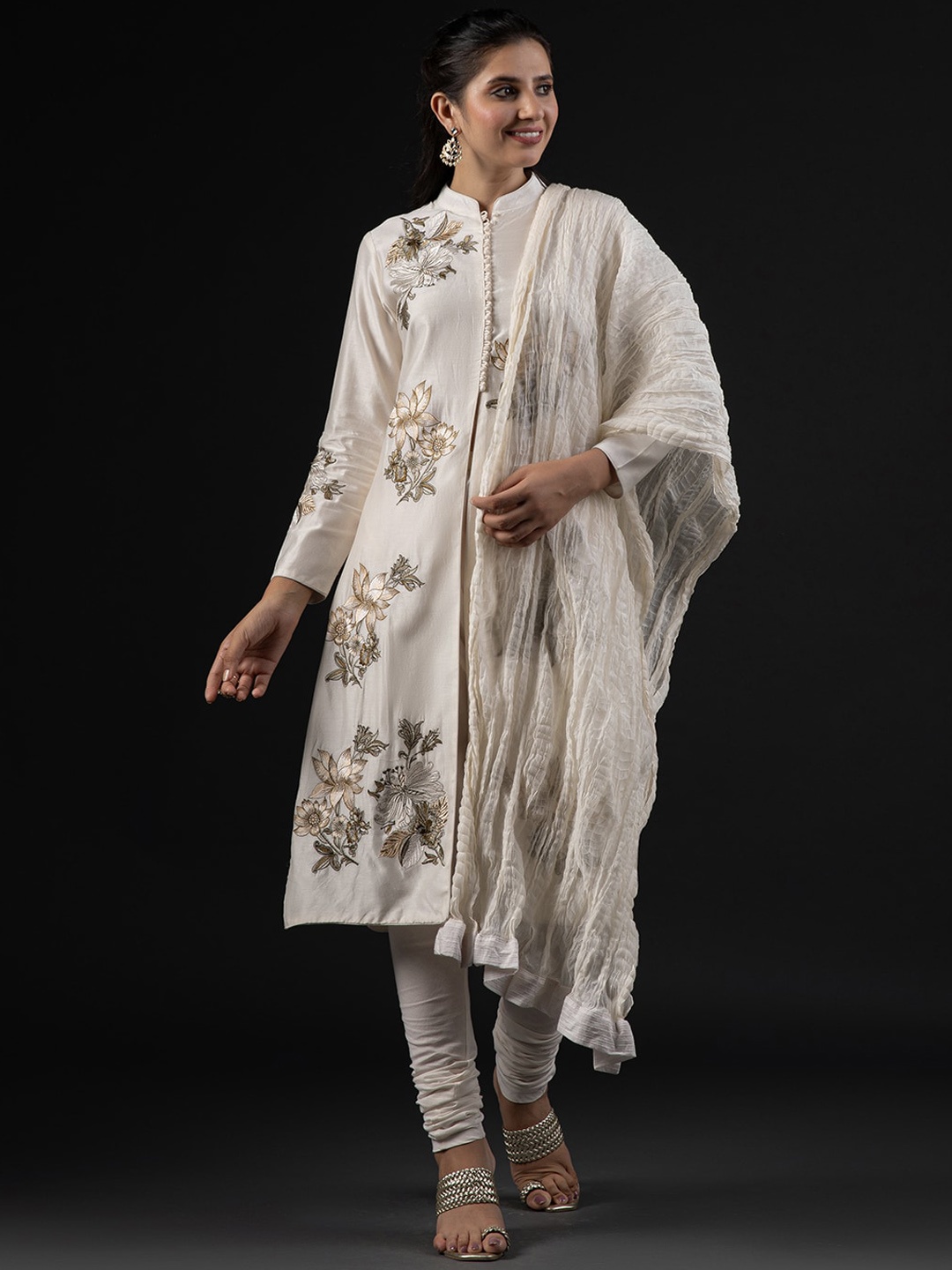 

Biba by Rohit Bal Floral Printed Mandarin Collar Regular Kurta with Palazzos, Beige