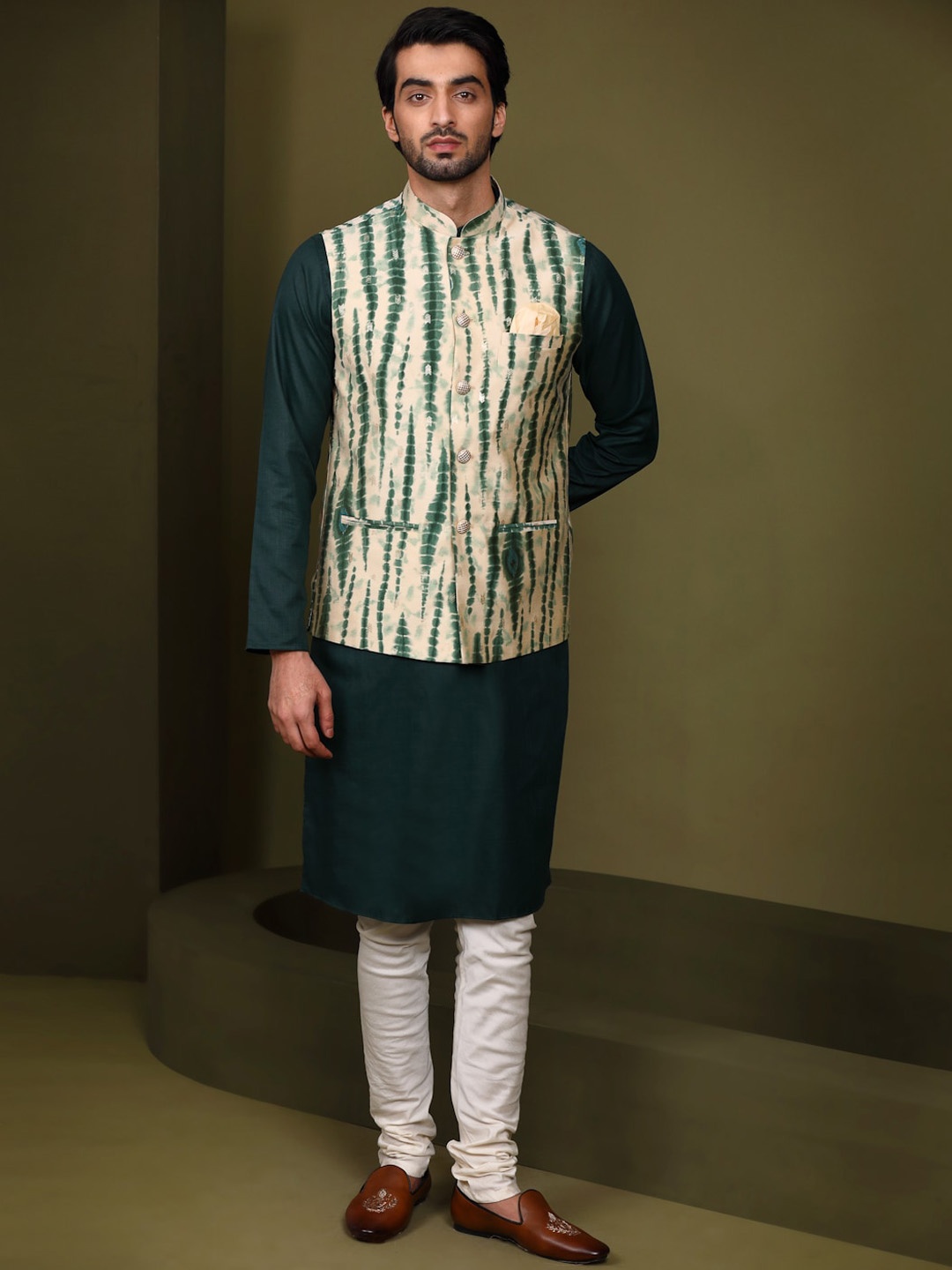 

Sangria Mandarin Collar Jacquard Straight Kurta With Churidar & Printed Nehru Jacket Set, Green